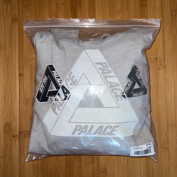 SOLD Palace Tri-Wobble Hoodie - Picture 8 of 10